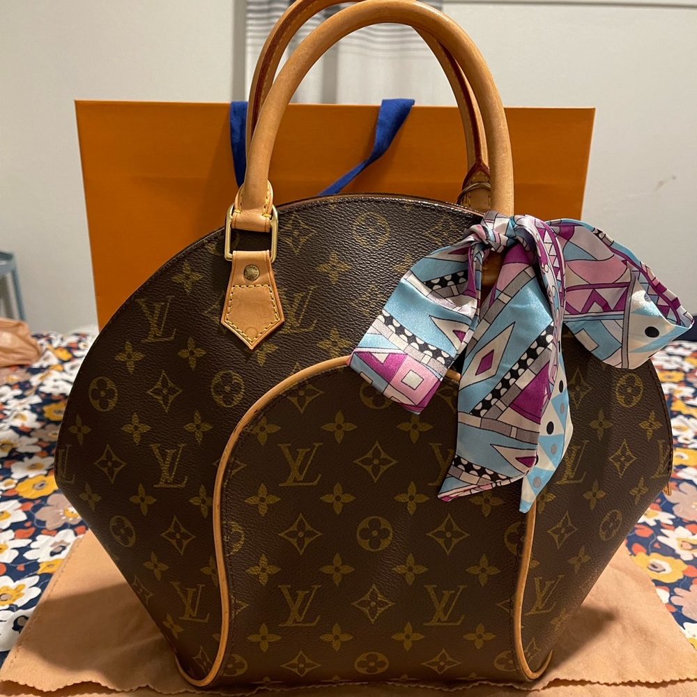 Louis Vuitton Ellipse MM